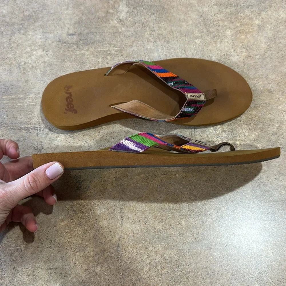 Women’s Reef Brown Sandals with Colorful Straps size 9 - Picture 2 of 6